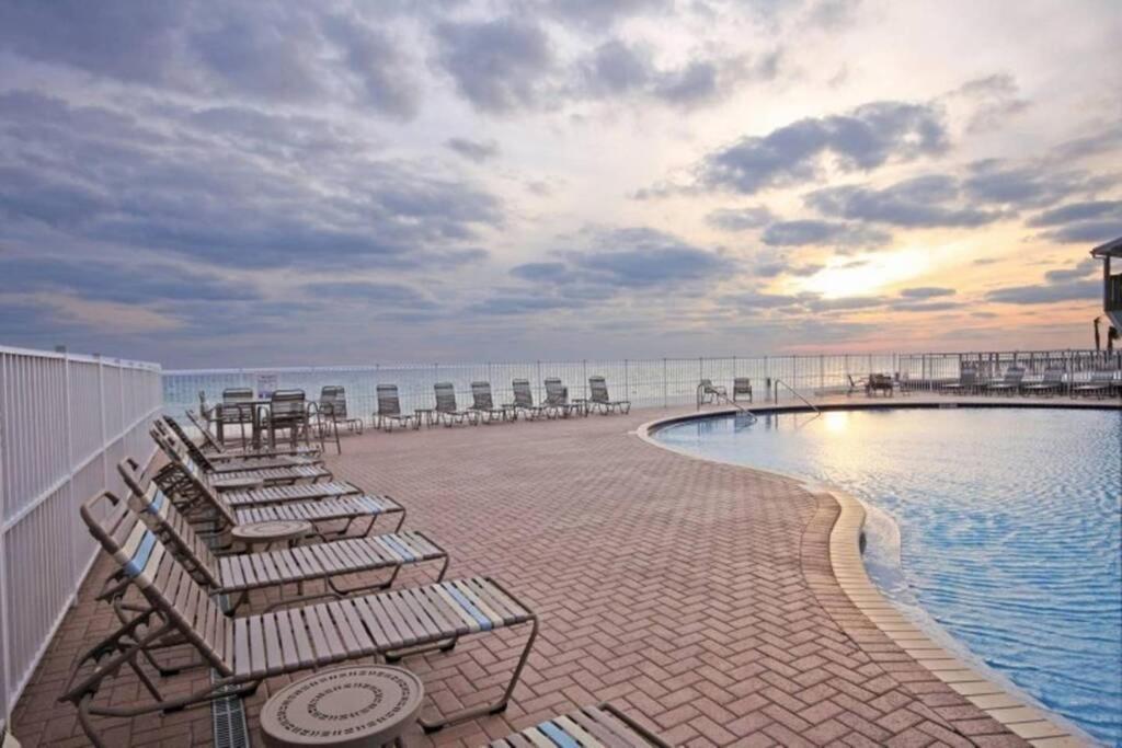 Happy Ours 2200 Sq Ft Corner Beachfront Sleeps 12 Panama City Beach Exterior photo